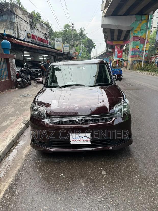 Toyota Corolla Rumion 2012 Brown