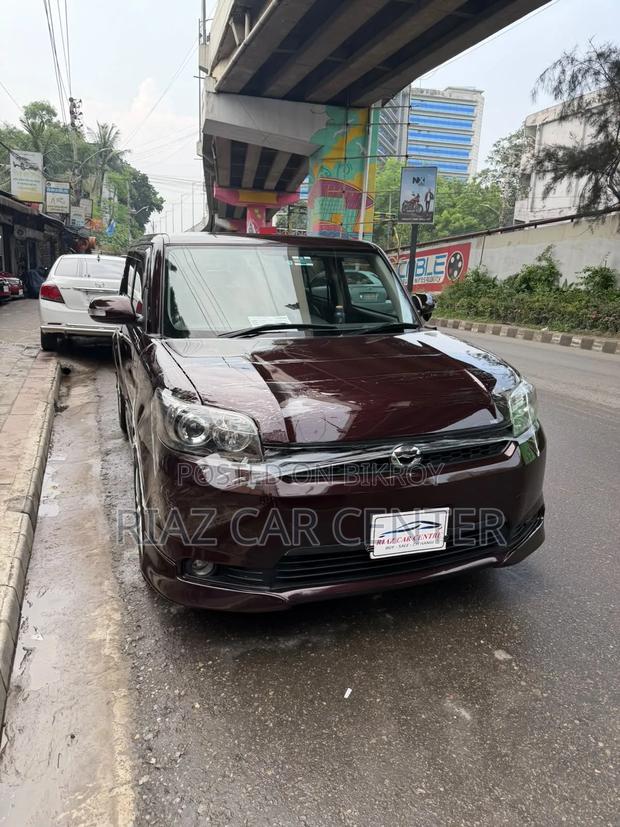 Toyota Corolla Rumion 2012 Brown