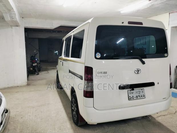 Toyota Noah 2008 White