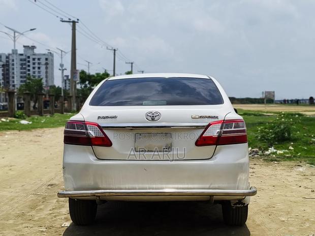 Toyota Premio 2012 White