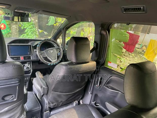New Toyota Noah 2018 Black