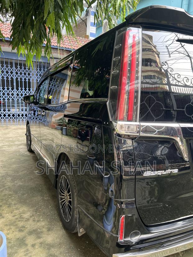 Toyota Esquire 2.0 FWD (7 seater) 2017 Black