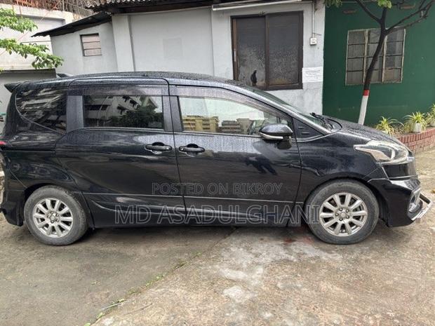 Toyota Sienta 2017 Black