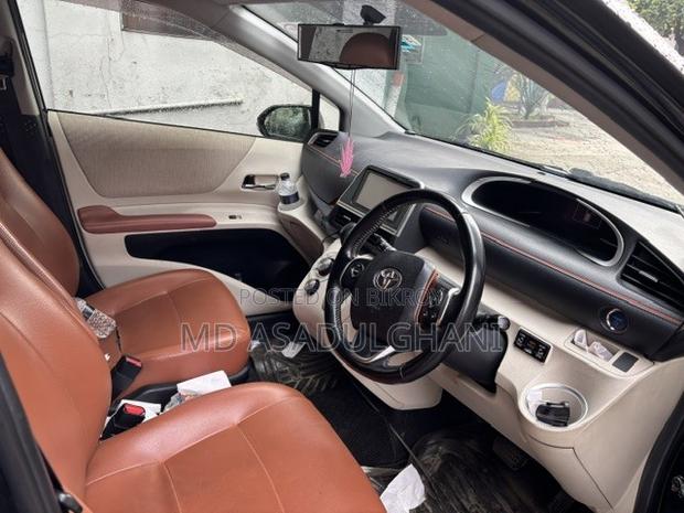 Toyota Sienta 2017 Black