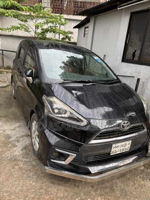 Toyota Sienta 2017 Black