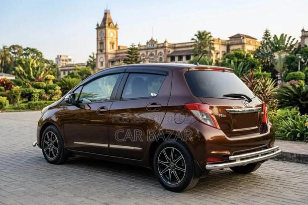 Toyota Vitz 2012 Brown