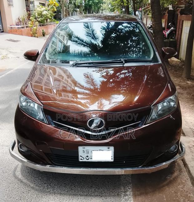 Toyota Vitz 2012 Brown