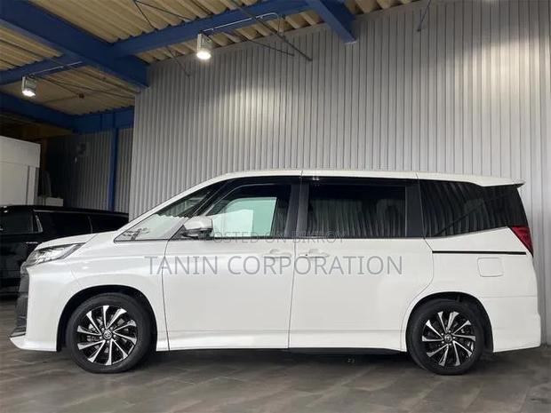 Toyota Noah 2022 Pearl