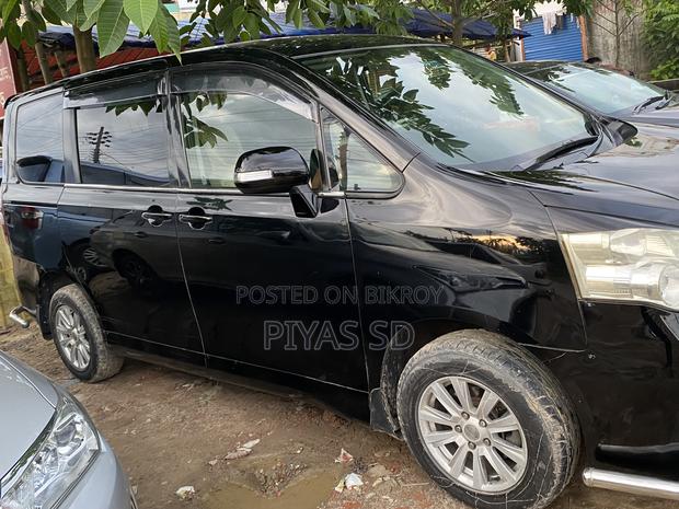 New Toyota Noah 2.0 158hp FWD (7 Seater) 2010 Black
