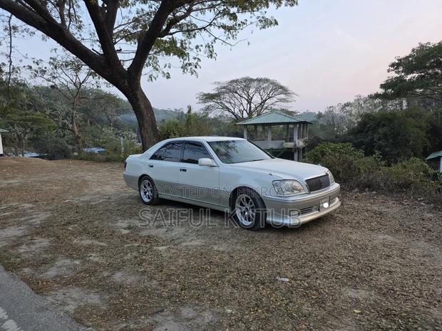 Toyota Crown 2003 White