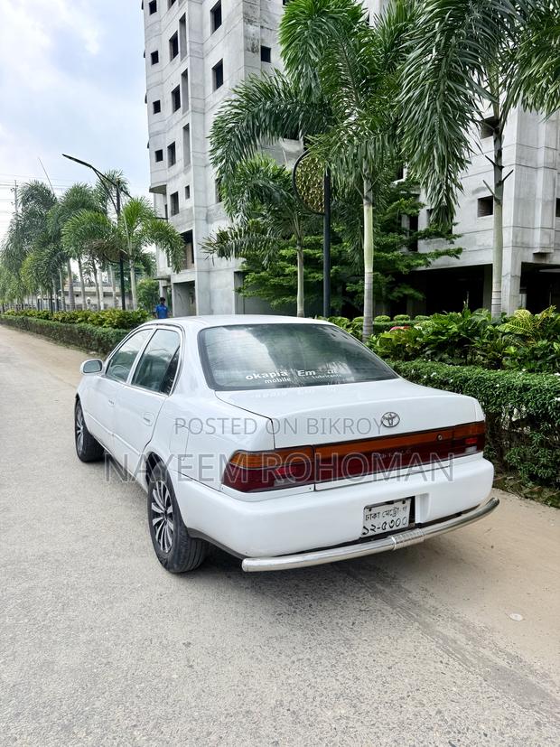Toyota Corolla 1.6 Saloon 1992 White