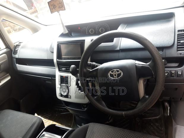 Toyota Noah 2013 Black