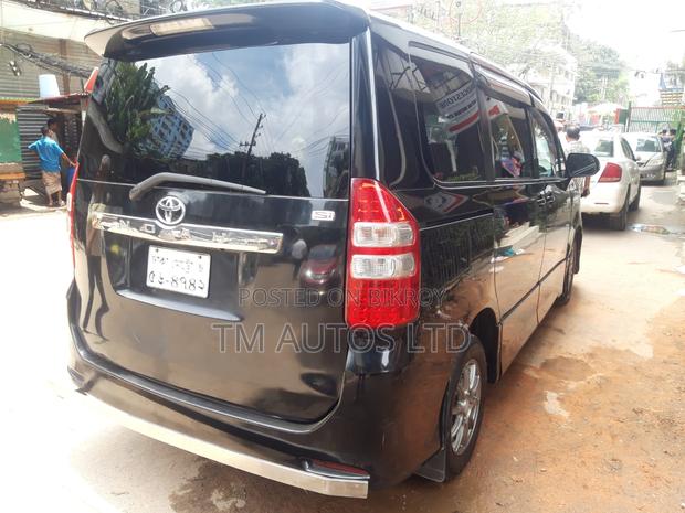 Toyota Noah 2013 Black