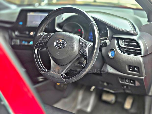 Toyota C-Hr 2017 Maroon
