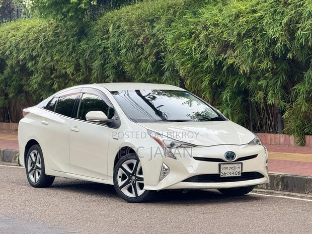 Toyota Prius 2018 Pearl