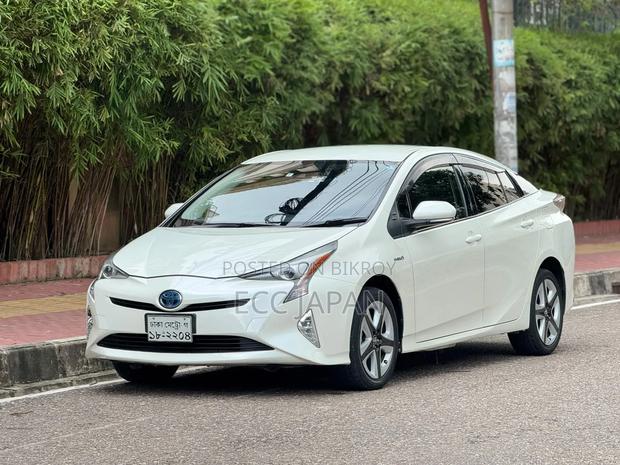 Toyota Prius 2018 Pearl