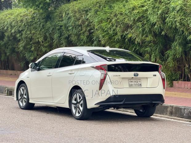 Toyota Prius 2018 Pearl