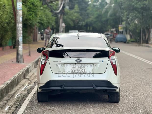Toyota Prius 2018 Pearl