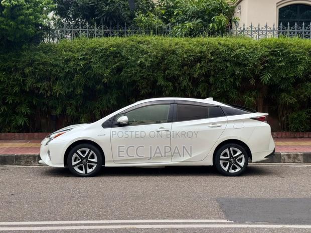Toyota Prius 2018 Pearl