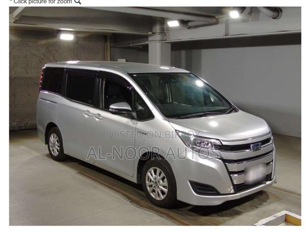 Toyota Noah 2021 Silver