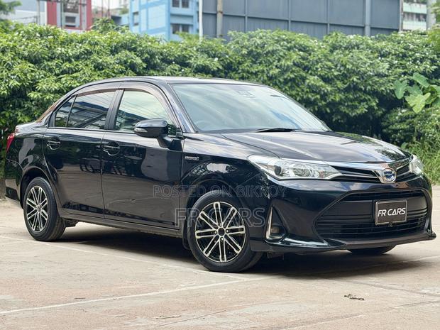 Toyota Axio 1.5 Hybrid 2WD 2017 Black