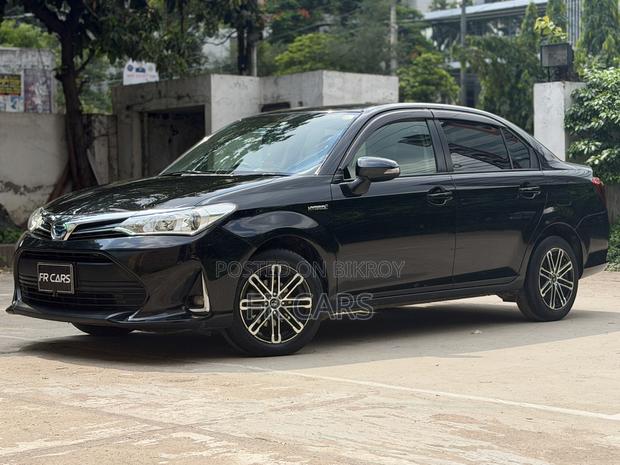 Toyota Axio 1.5 Hybrid 2WD 2017 Black