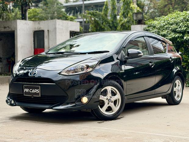Toyota Aqua 2017 Black