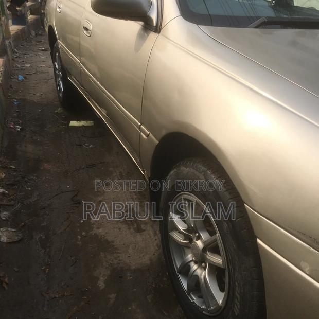 Toyota Carina 1995 Gold