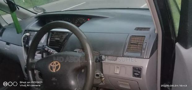 Toyota Noah 2002 Black