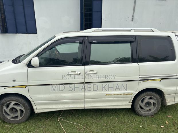 Toyota Noah 2.0 AWD (8 Seater) 2001 White