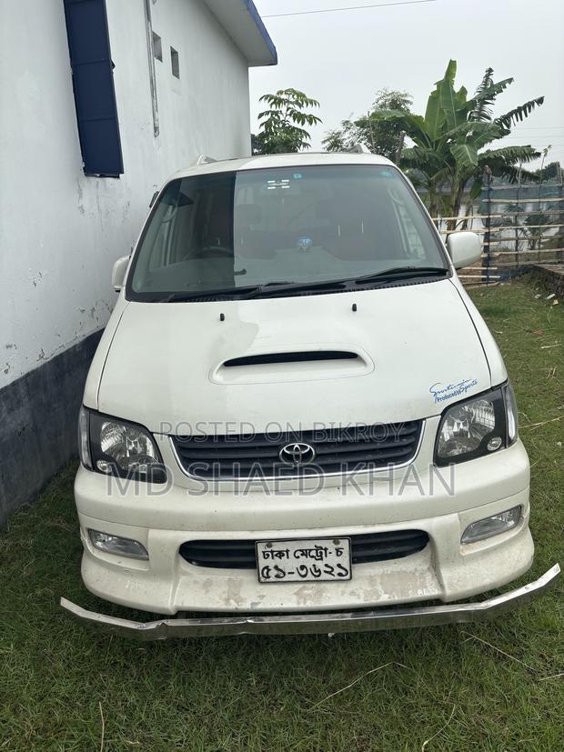 Toyota Noah 2.0 AWD (8 Seater) 2001 White