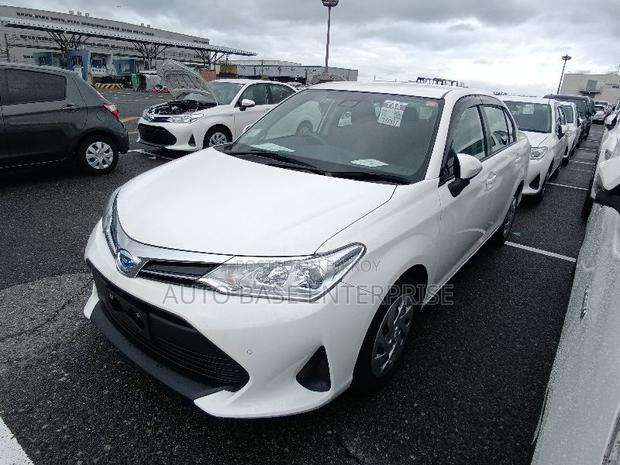 Toyota Axio 2021 White