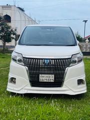Toyota Esquire 2015 Pearl for sale