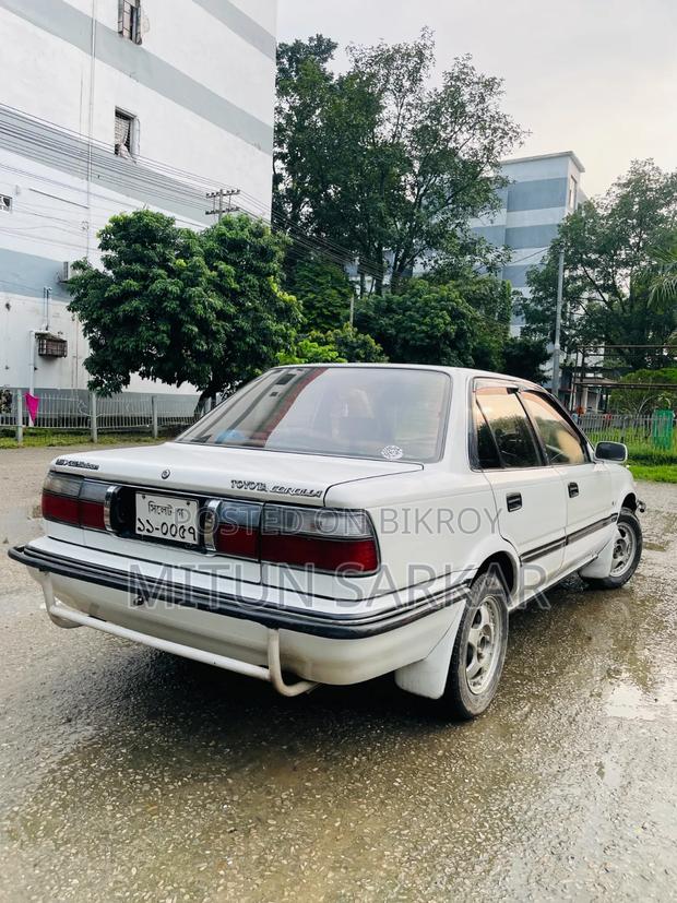 Toyota Corolla 1991 White
