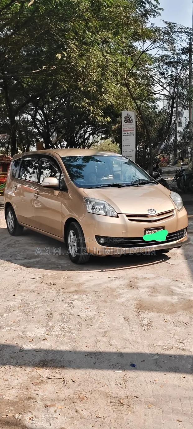 Toyota Passo Sette 2009 Gold