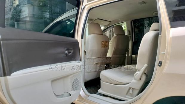 Toyota Passo Sette 2009 Gold