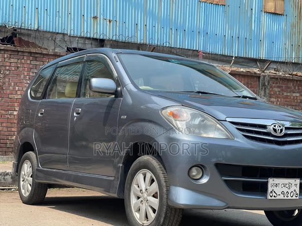 Toyota Avanza 2010 Blue