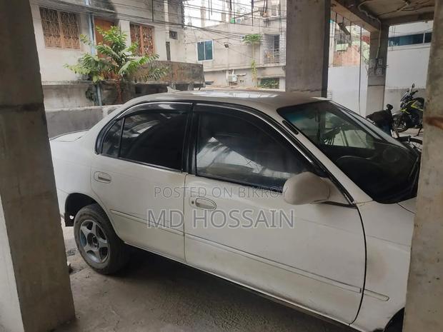 Toyota Corolla 1993 White