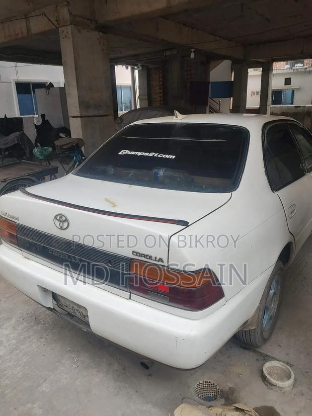Toyota Corolla 1993 White