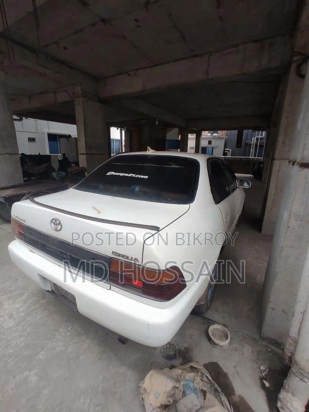 Toyota Corolla 1993 White
