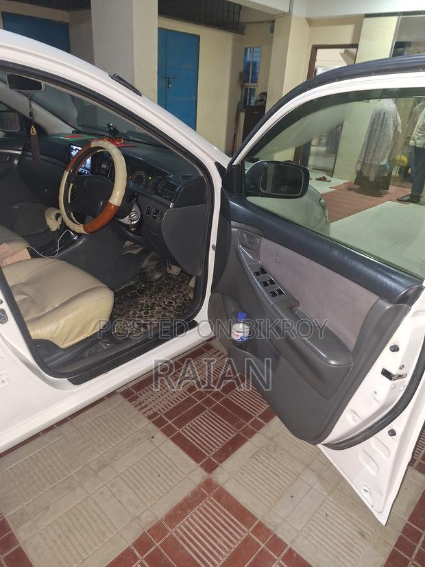 Toyota Corolla Sedan Automatic 2005 White