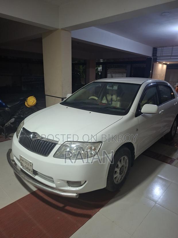 Toyota Corolla Sedan Automatic 2005 White