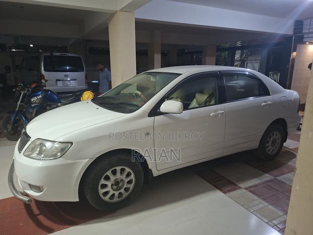 Toyota Corolla Sedan Automatic 2005 White