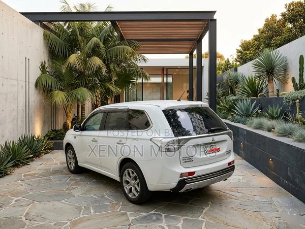 Mitsubishi Outlander 2013 White
