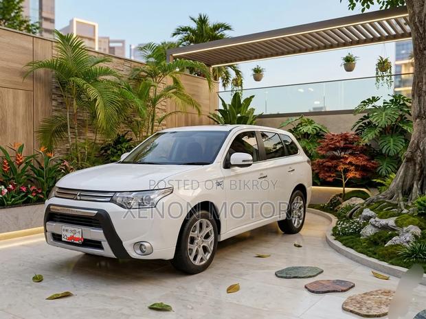Mitsubishi Outlander 2013 White