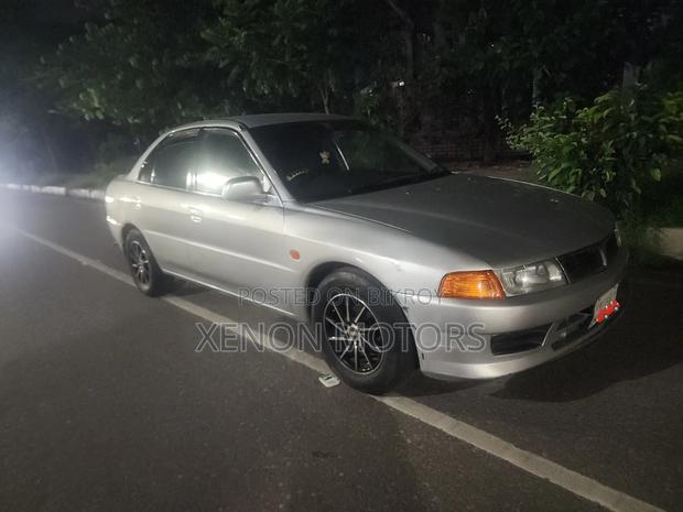 Mitsubishi Lancer 2000 Silver