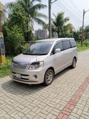 Toyota Noah 2.0 AWD (8 Seater) 2003 Silver for sale