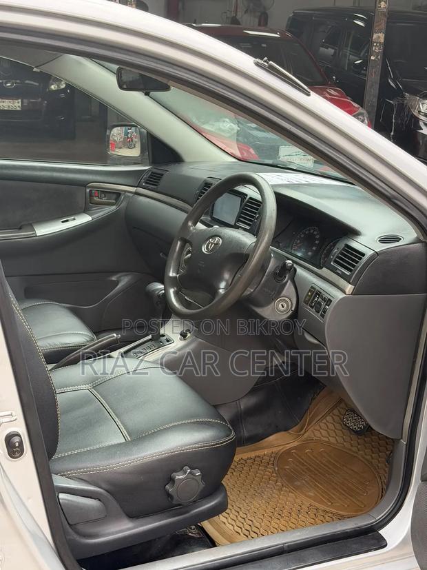 Toyota Corolla 2004 Silver