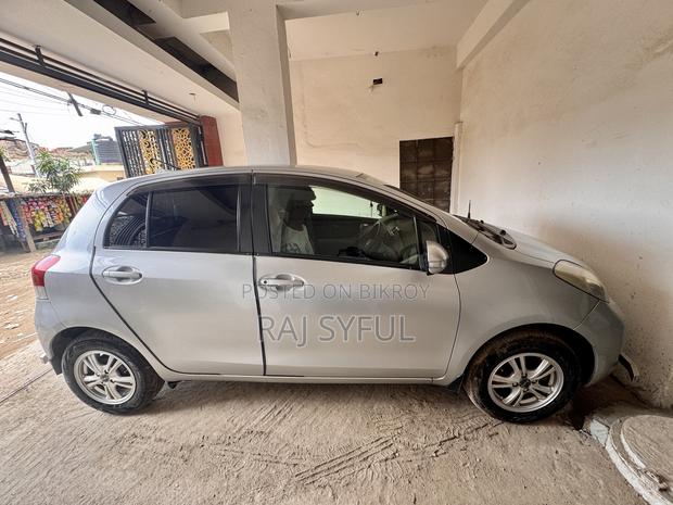 Toyota Vitz 1.0 FWD 5dr 2008 Silver