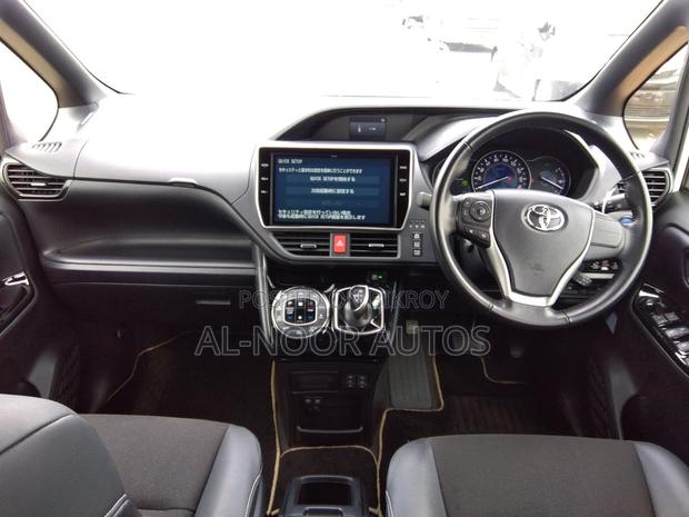 Toyota Noah 2021 Pearl